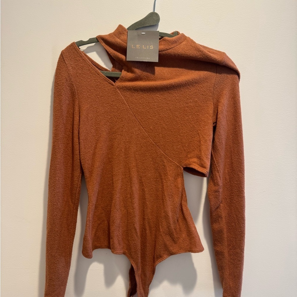 Le Lis Rust Long Sleeve Asymmetrical Top
